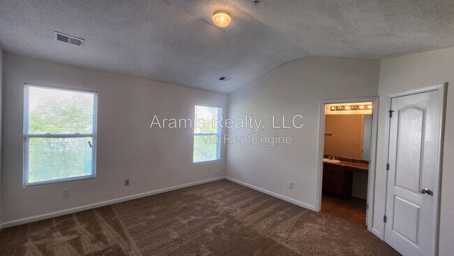 Building Photo - 2847 Laurel Ridge Cir