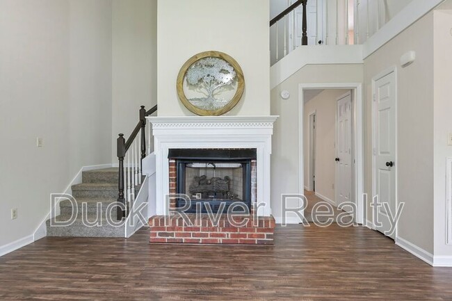 Building Photo - 1712 University Dr