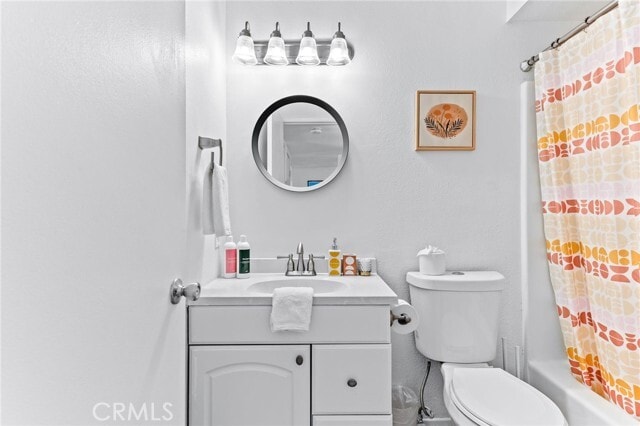 Building Photo - 2564 N Aurora Dr