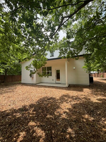 Backyard - 500 Capitol Dr