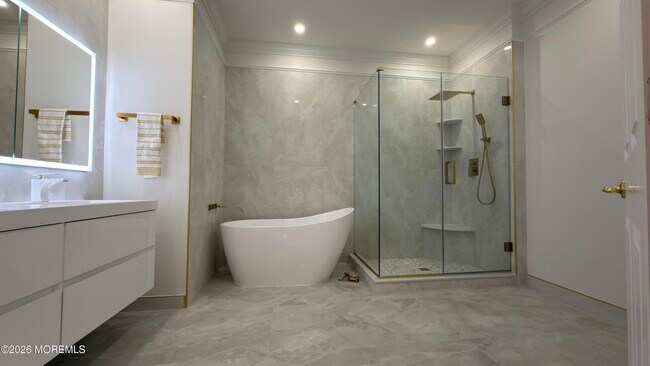 Building Photo - 674 St Andrews Pl