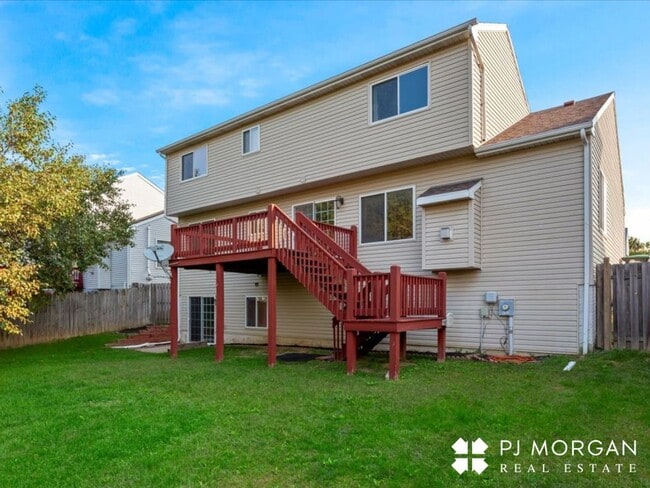 Building Photo - 4 bedroom, 3 bathroom - Available 9/15- Co...