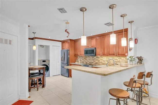 Building Photo - 132 NW 98th Terrace
