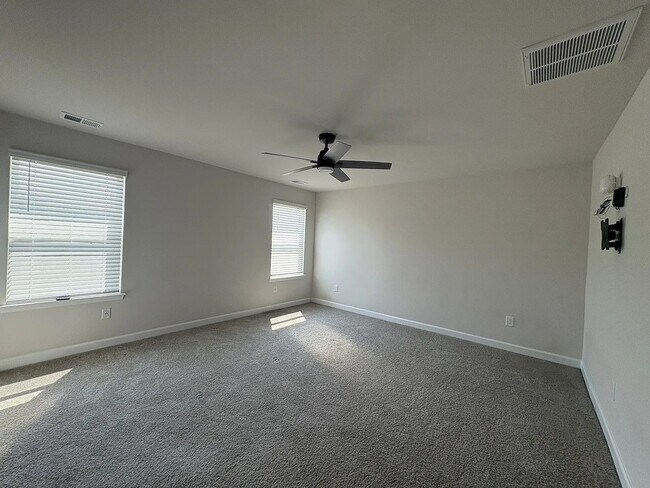 Building Photo - 2700 Grand Mdw Dr