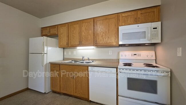 Building Photo - 2814 8th St N
