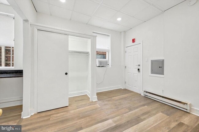 Building Photo - 135 S 10th St