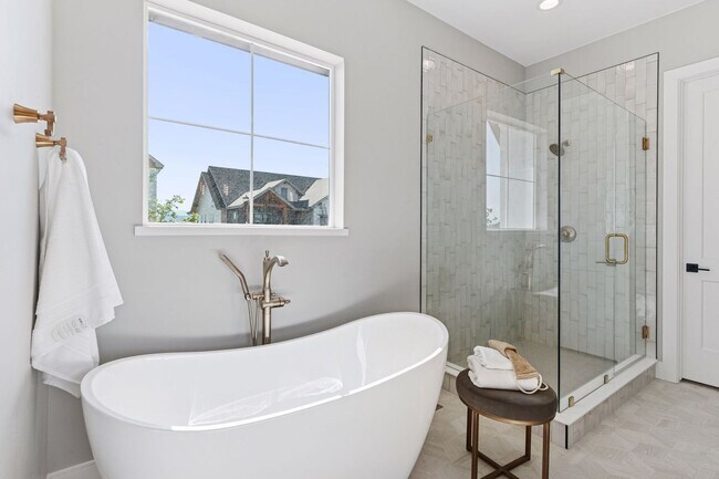 Building Photo - New Charming Berthoud Home with Modern Com...