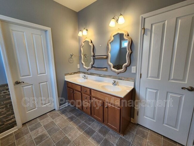 Building Photo - 103 Foxglove Ave