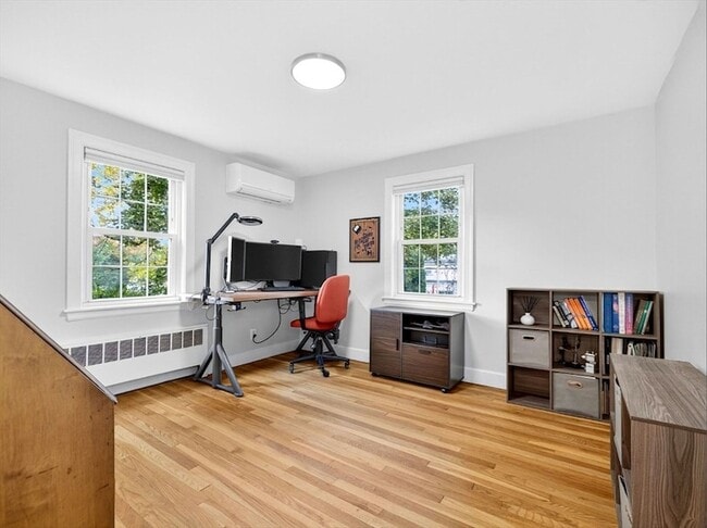 Building Photo - 37 Pine St