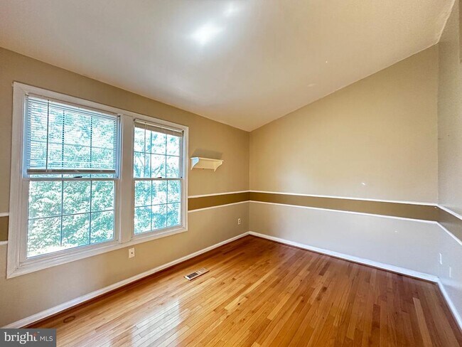 Building Photo - 9799 Mock Orange Ct