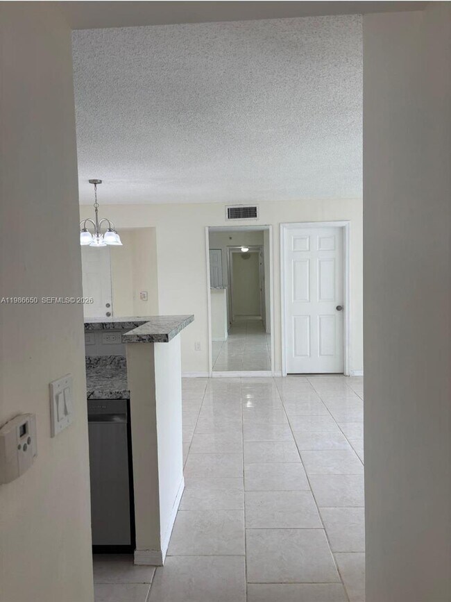Building Photo - 655 SW 111th Way