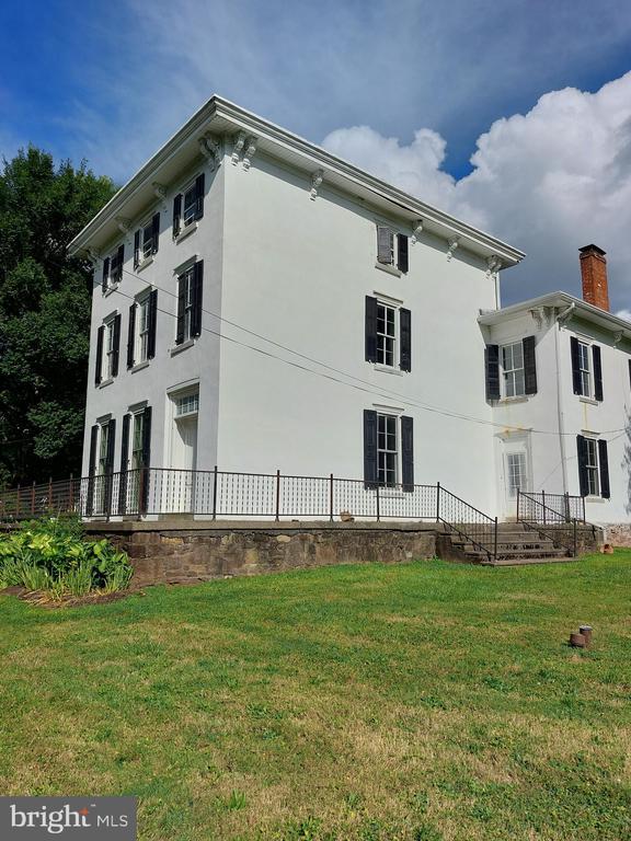 Building Photo - 1272 Pawlings Rd