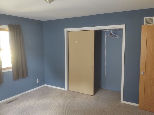 Building Photo - Great house with a big yard