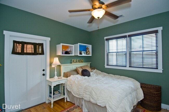 Building Photo - 4 br, 3.5 bath House - 76 Morris Street A