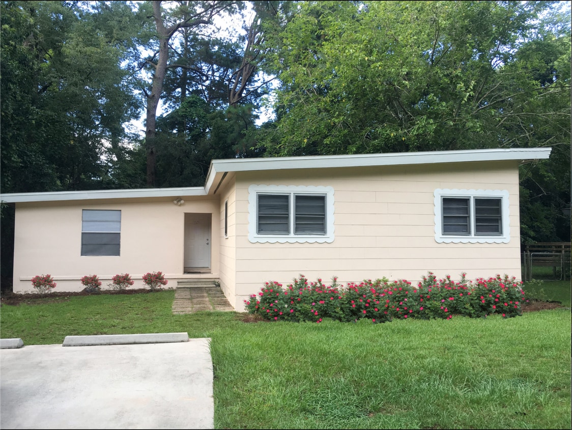 Primary Photo - 1621 Atkamire Dr