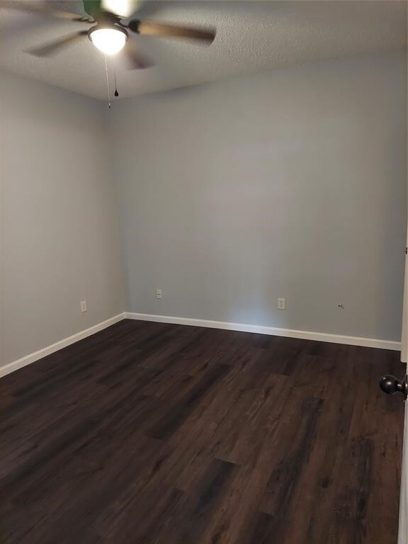 Building Photo - 10855 Meadowglen Ln