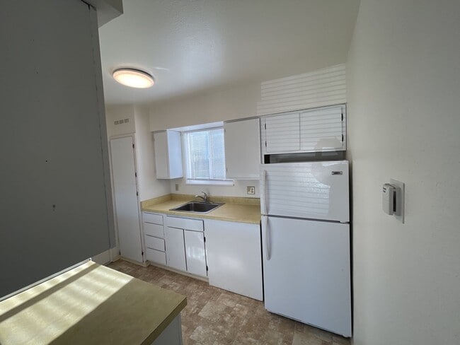 Building Photo - (OTM) 520-550 Summer [PRM: Marlene] (4)