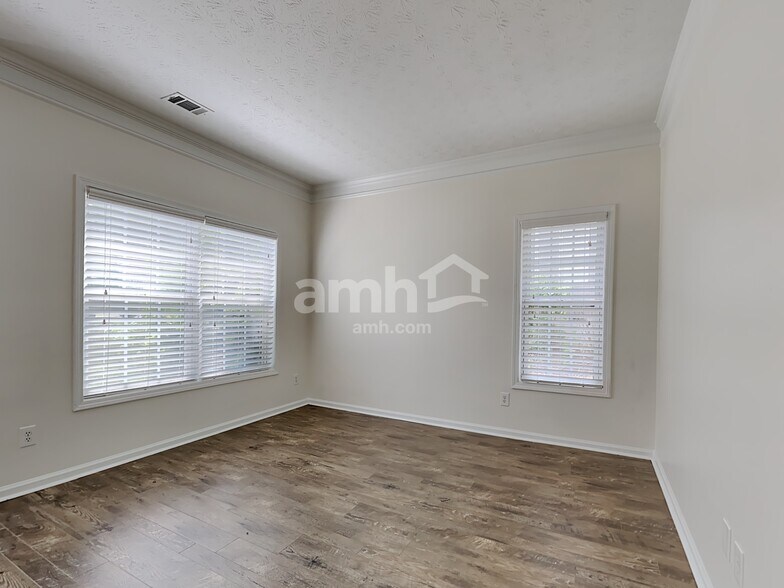 Building Photo - 5810 Stephens Mill Dr