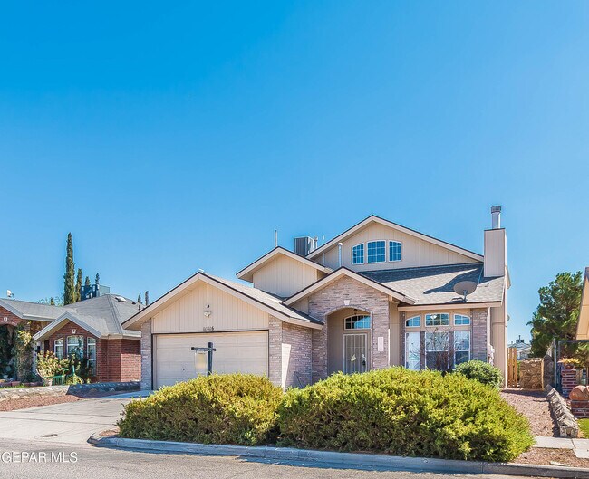 Building Photo - 11816 2 Towers Dr