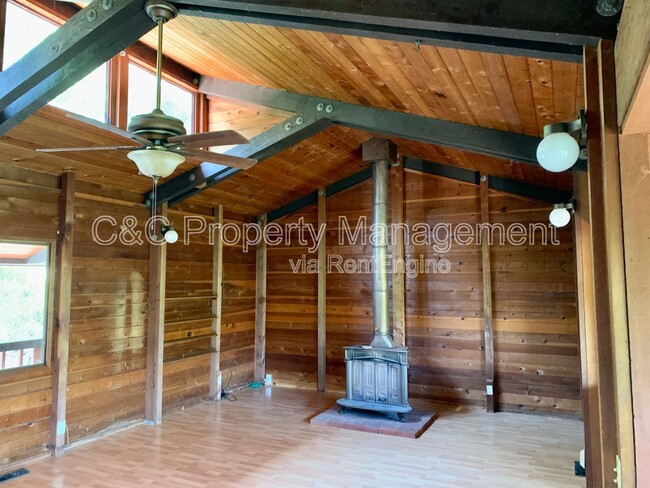 Building Photo - 9 Calle De Paloma