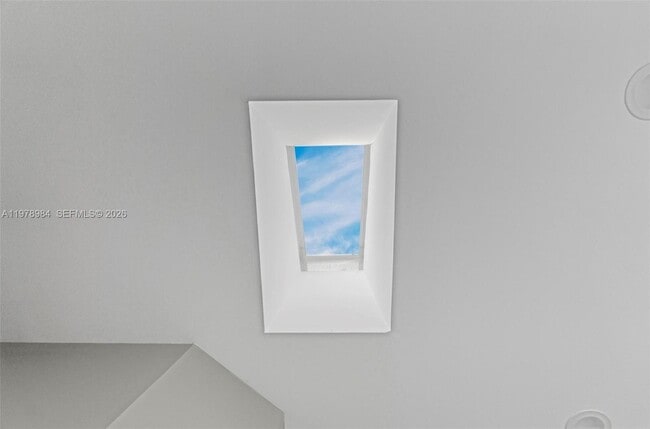 Building Photo - 5621 Carriage Ln