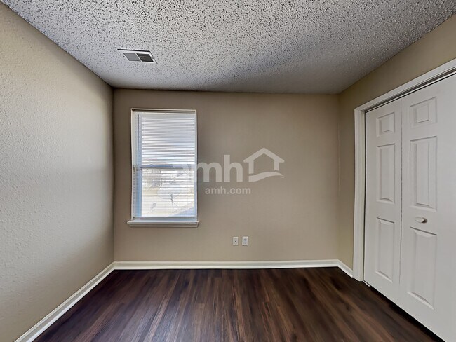 Building Photo - 3734 Laurel Cherry Ln