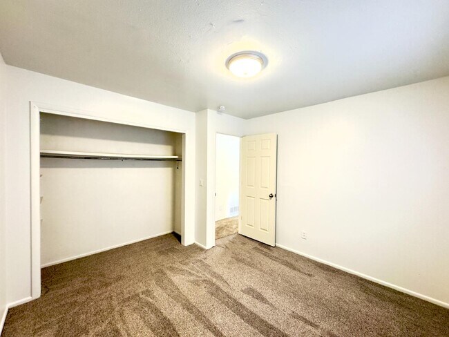 Building Photo - 171 S 900 W