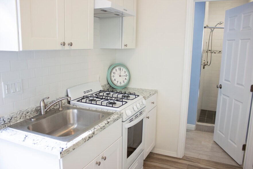 Building Photo - 659 Salem St