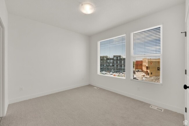 Building Photo - 570 Sego Wy