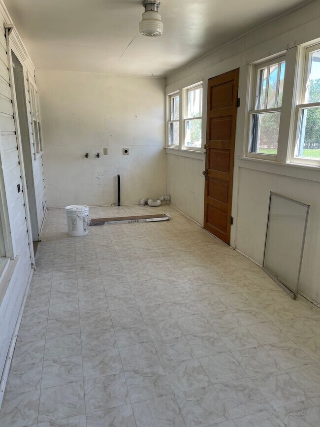 Building Photo - 1640 Locust St