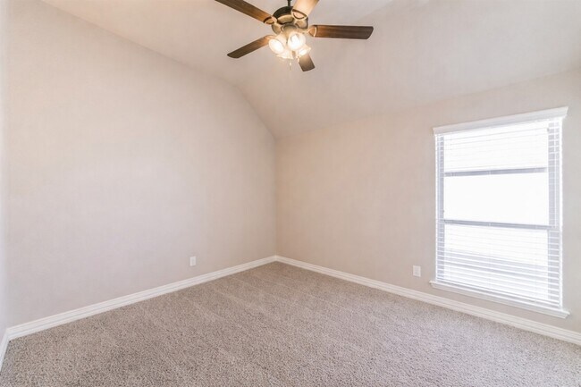 Building Photo - 133 Whitetail Dr