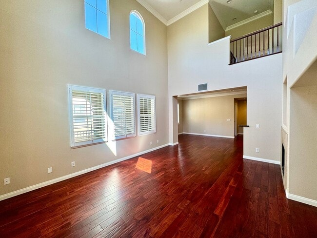 Building Photo - 2 bedroom, plus loft Townhouse in Turtle R...
