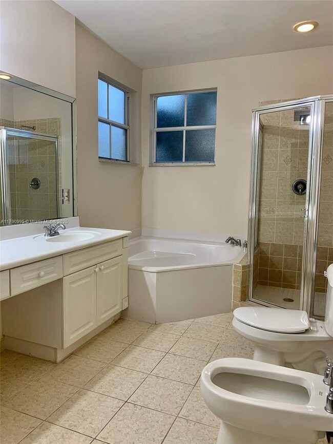 Building Photo - 8219 SW 165th Ct