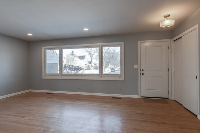 Building Photo - 1311 E Euclid Ave