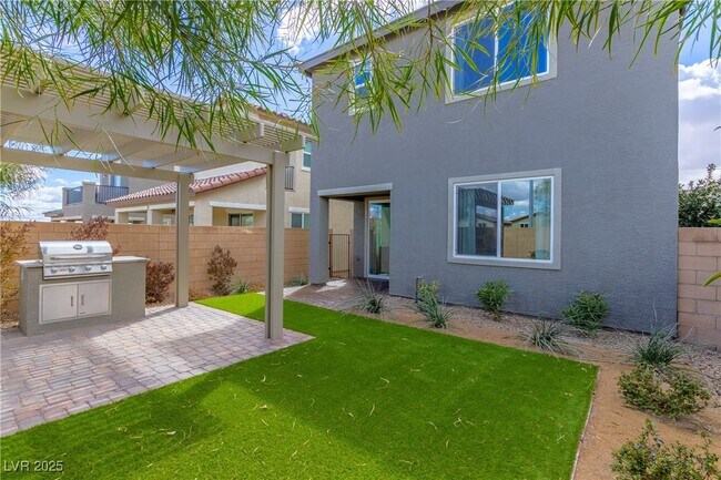 Building Photo - 10016 Silver Comet Ct