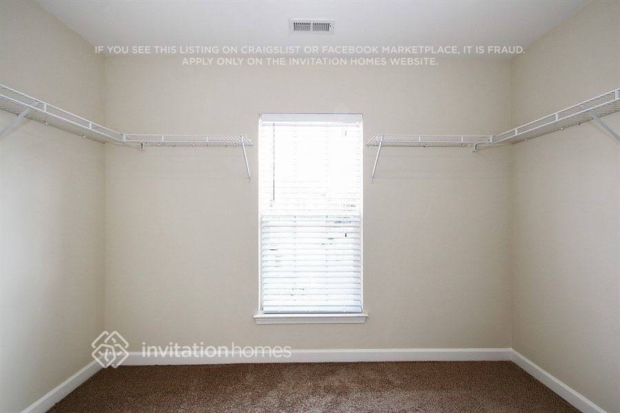 Building Photo - 1014 Bridleside Dr