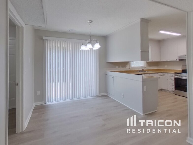 Building Photo - 7418 Palmetto Ct