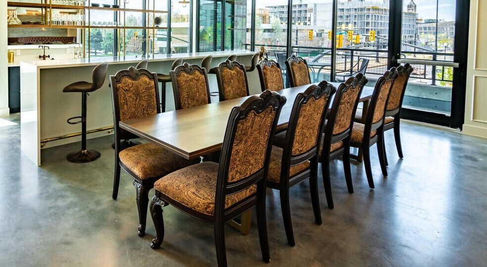 Building Photo - 385 S 400 E