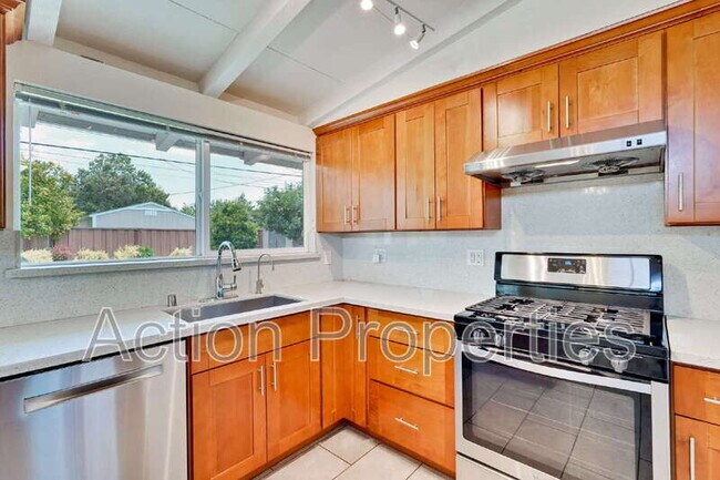 Building Photo - 1343 Torrance Ave