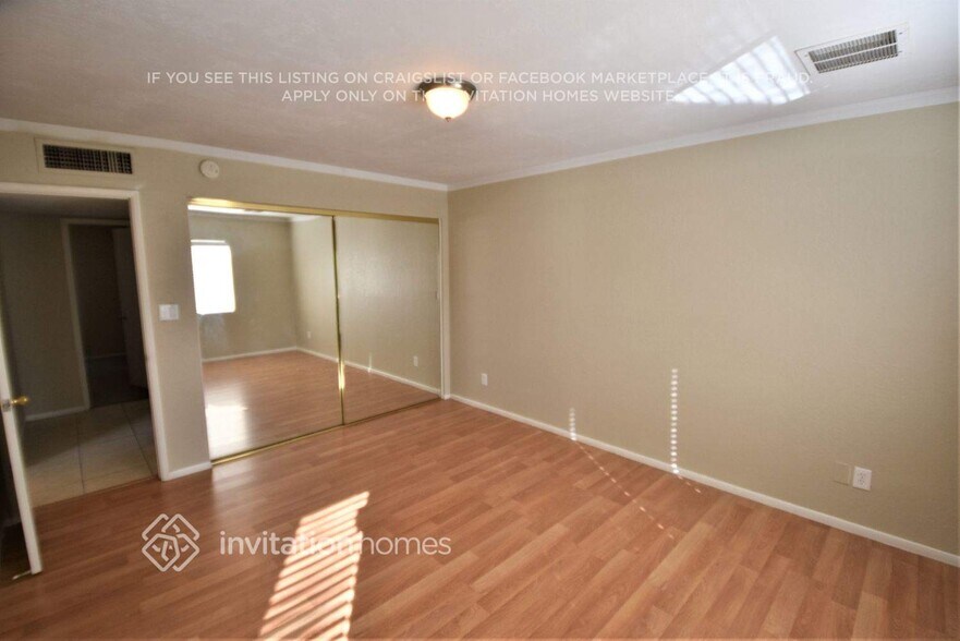 Building Photo - 5415 N 71st Dr