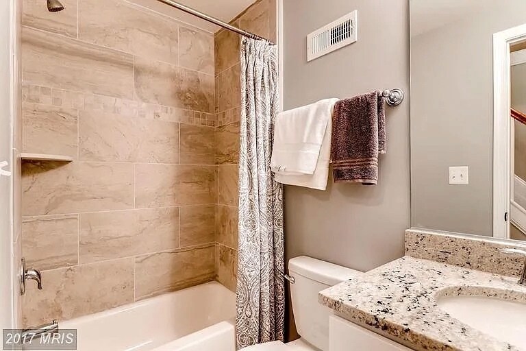 Building Photo - 616 Hyson St