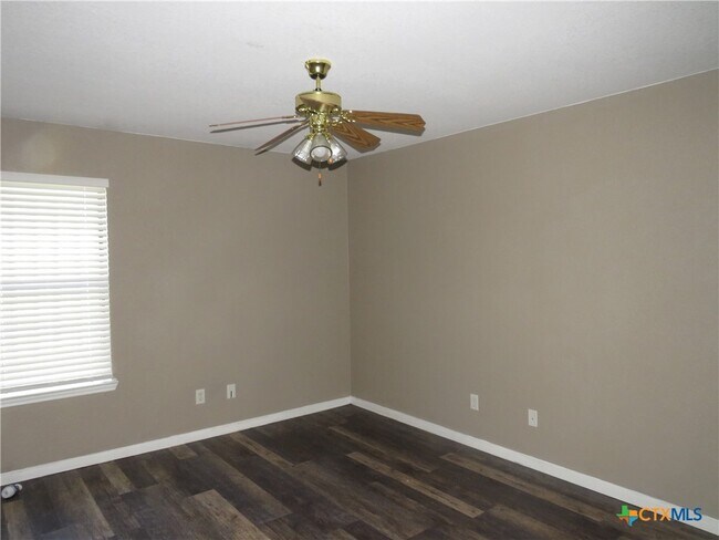 Building Photo - 3007 Dannen Ct