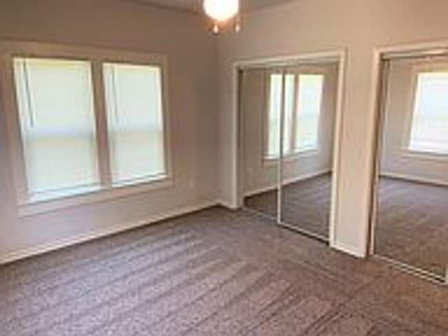 Building Photo - Available for May Move in!  Cute 2 bedroom 2 bathroom house near Downtown Bryan