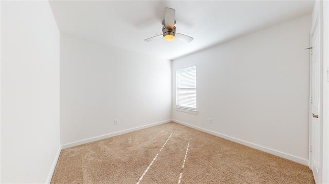 Building Photo - 941 Robineta Ln