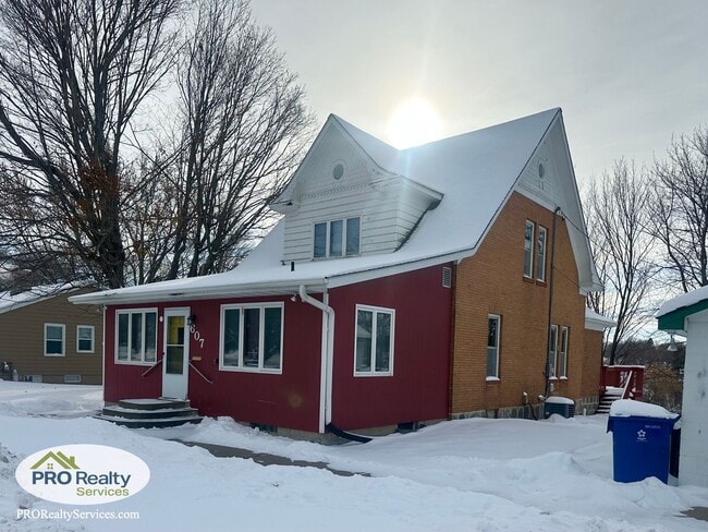 Building Photo - 4 Bedroom Home **50% off January's Rent with a January 2026 Move In**