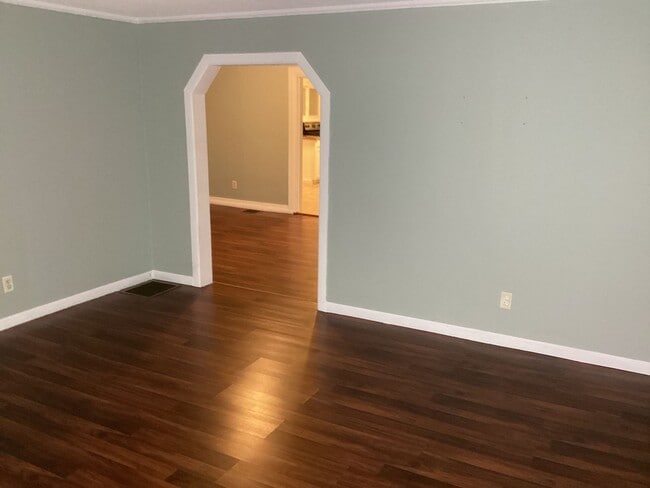 Building Photo - 224 W North St