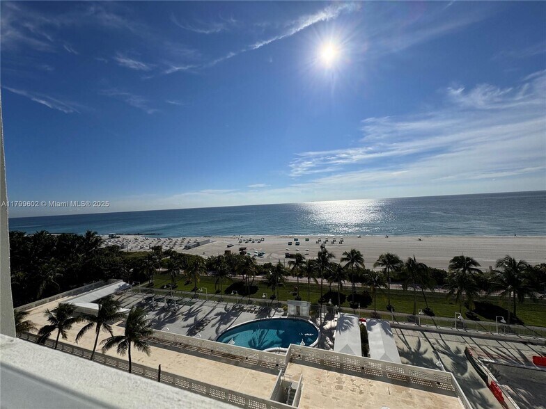 Primary Photo - 2899 Collins Ave