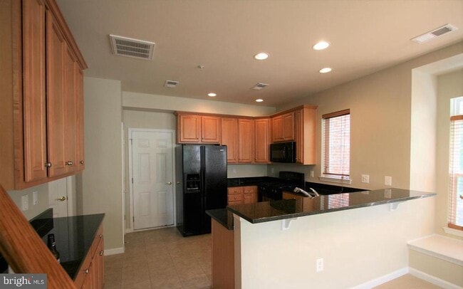 Building Photo - 7068 Little Thames Drive