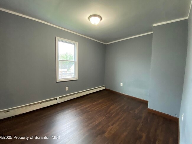Building Photo - 416 E Elm St