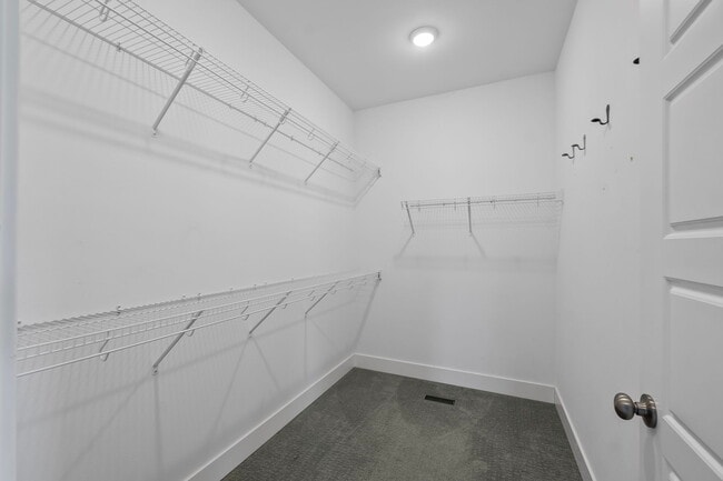 Building Photo - 145 Summerfield Way